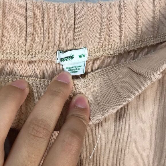 Aerie Women's Tan Shorts Medium - Picture 2 of 7